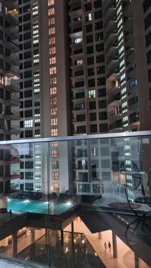 Hostel At Regalia Sky Pool Kuala Lumpur Buitenkant foto