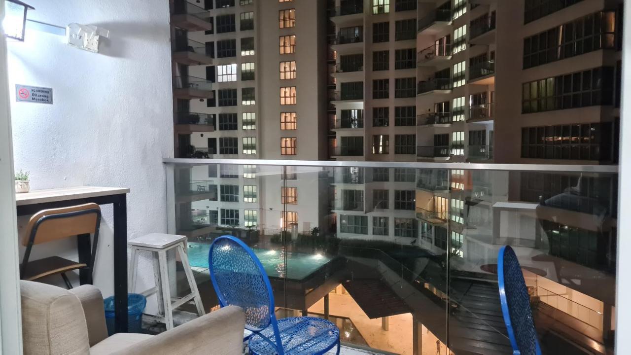 Hostel At Regalia Sky Pool Kuala Lumpur Buitenkant foto