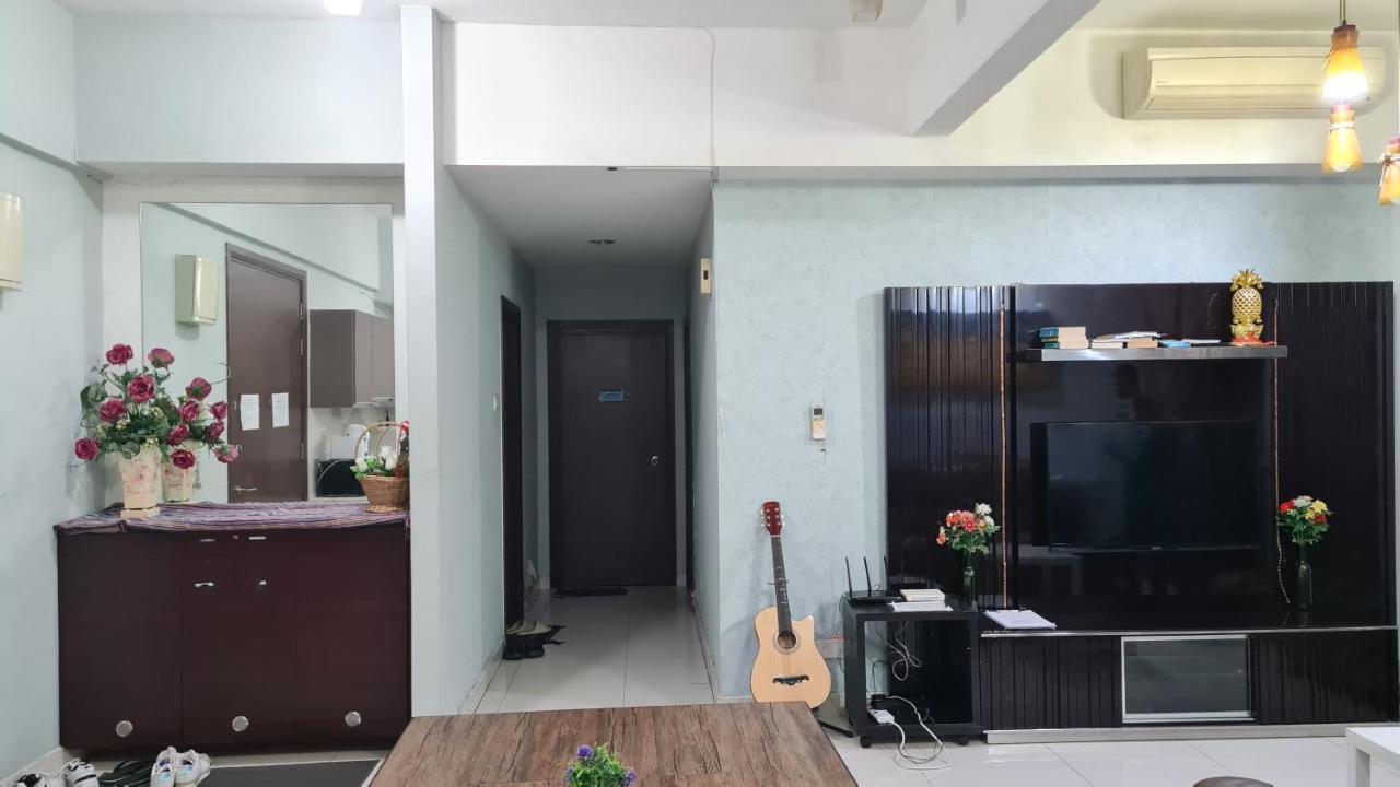 Hostel At Regalia Sky Pool Kuala Lumpur Buitenkant foto