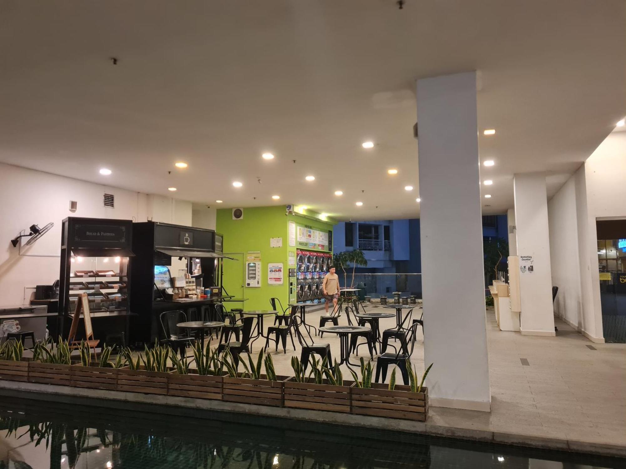Hostel At Regalia Sky Pool Kuala Lumpur Buitenkant foto